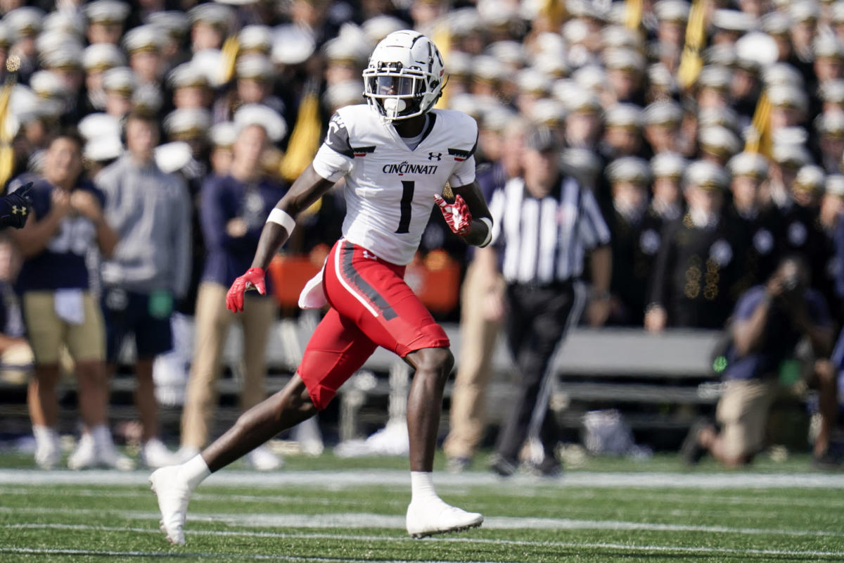 Raiders select Cincinnati CB Sauce Gardner in latest PFF mock draft