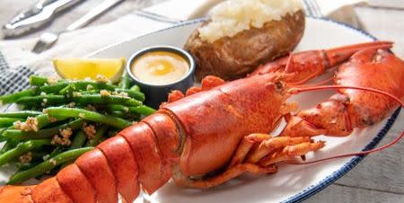 Red Lobster Serves Affordable Daily Deals Every Weekday - Mile High on the  Cheap