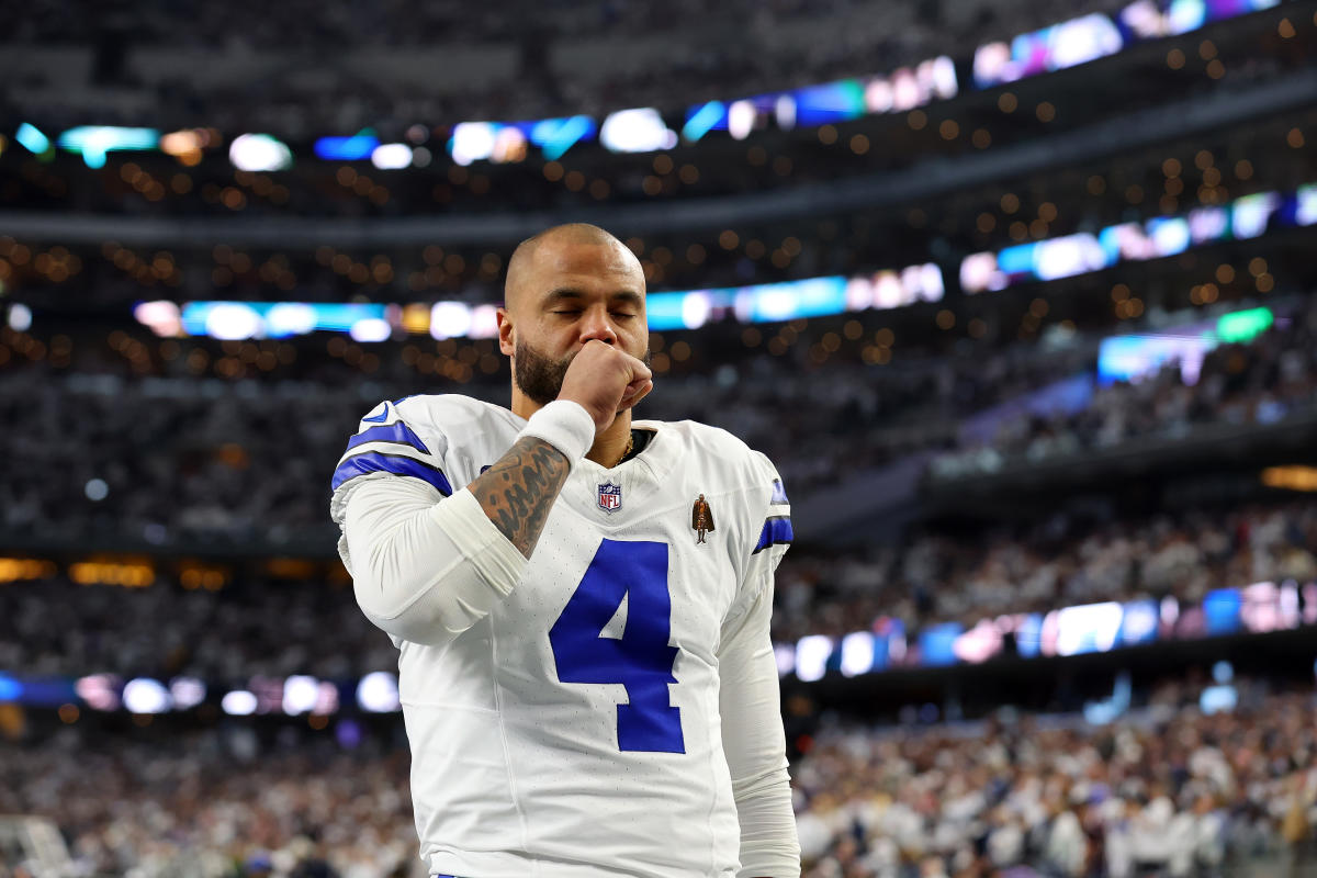 dak-prescott-s-ints-including-a-pick-6-contribute-to-horrible-cowboys-start-and-finish-to-season