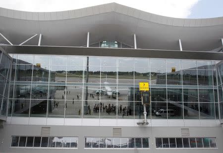 FILE PHOTO: A general view shows a newly-opened terminal of Boryspil airport outside Kiev, Ukraine, May 28, 2012. REUTERS/Gleb Garanich/File Photo