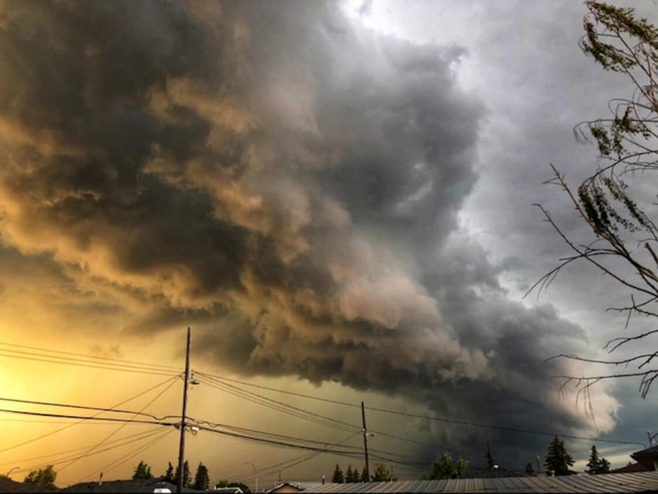Severe storms, large hail risk on tap for parts of Alberta, Saskatchewan