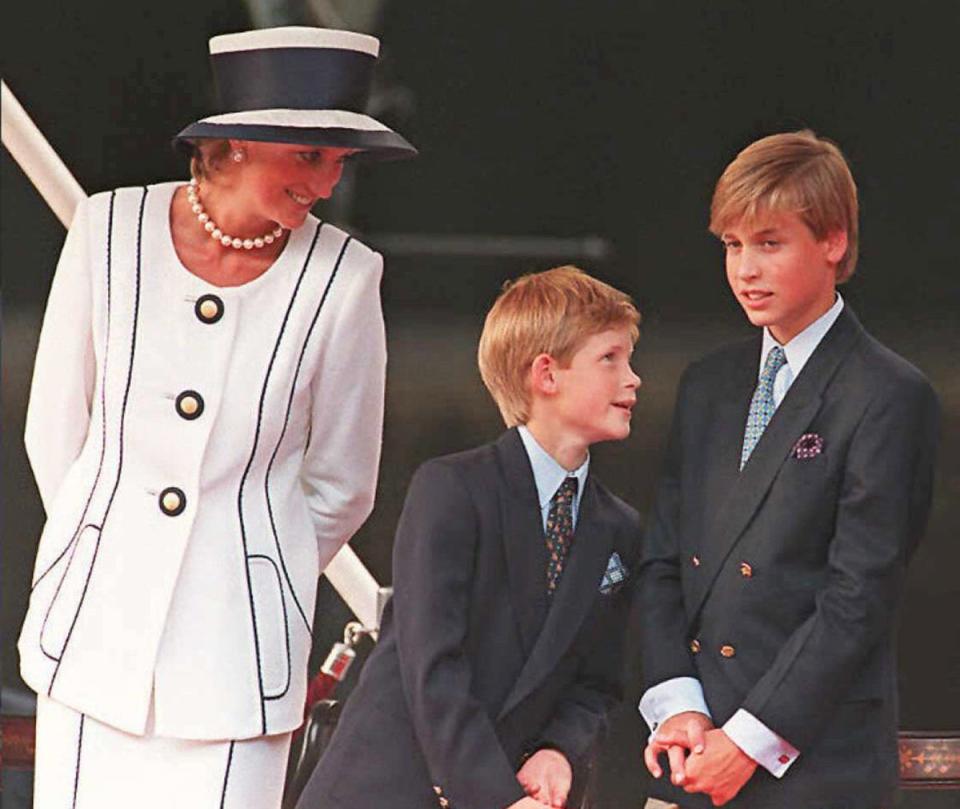 Princess Diana (L), Prince Harry, (C) and Prince William (R) gather for the commemorations of VJ Day, on August 19, 1995 (AFP via Getty Images)