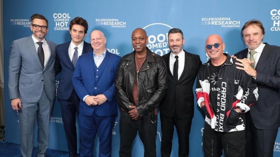 The comedy gang’s all here, as Joel McHale, John Mayer, Jeff Ross, Dave Chappelle, Jimmy Kimmel, Howie Mandel and Kevin Nealon all attend the Cool Comedy Hot Cuisine 2022 charity event in Beverly Hills. (Ben Shmikler/ABImages)