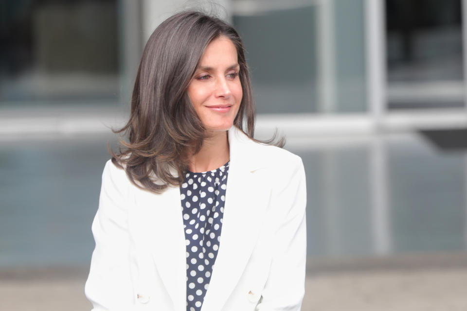 POZUELO DE ALARCON, SPAIN - AUGUST 25: Queen Letizia of Spain is seen arriving to the hospital to visit King Juan Carlos who has undergone heart surgery on August 25, 2019 in Pozuelo de Alarcon, Spain. (Photo by Jesús Hellín/Europa Press via Getty Images)  (Photo by Europa Press News/Europa Press via Getty Images)