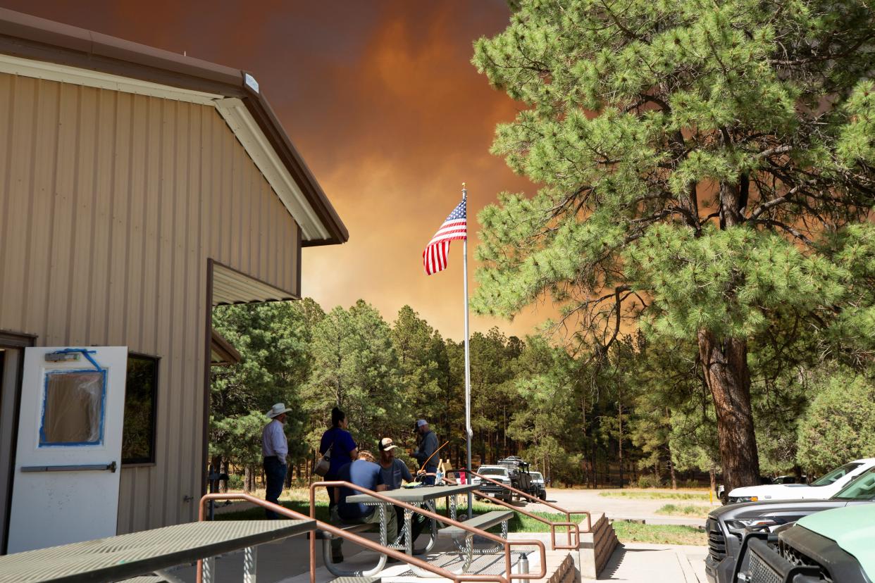 Firefighters, hotshots and other emergency response officials triage responses to the South Fork Fire in Ruidoso, New Mexico, U.S. June 17, 2024. REUTERS/Kaylee Greenlee Beal