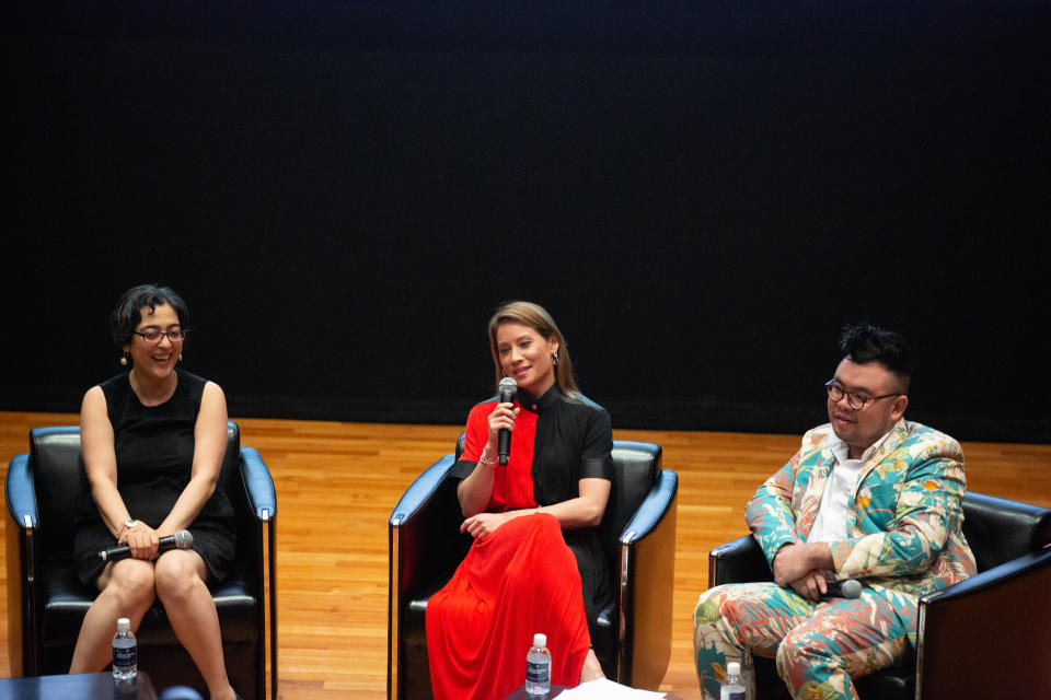 Lucy Liu (middle) together with Ryan. (PHOTO: National Museum Singapore)