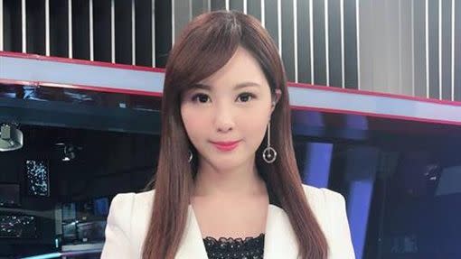 虞承璇26歲就當上女主播，今（12日）宣布結婚。（圖／翻攝自臉書、IG）