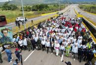 Venezuela and Colombia reopen completely the border at the Coronel Atanasio Girardot binational bridge in Urena