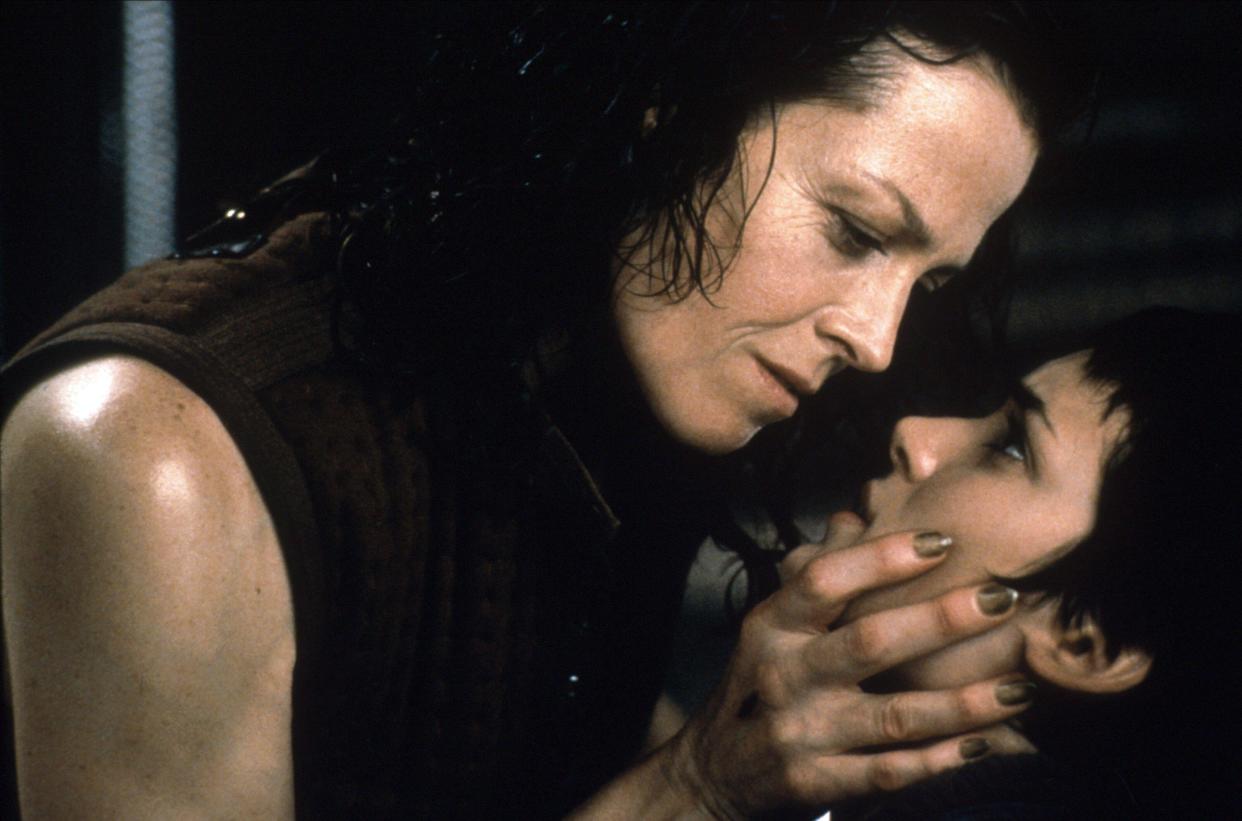 Sigourney Weaver & Winona Ryder Film: Alien: Resurrection ; Alien 4 (USA 1997) Characters: Ellen Ripley, Annalee Call  Director: Jean-Pierre Jeunet 06 November 1997   **WARNING** This Photograph is for editorial use only and is the copyright of 20TH CENTURY FOX and/or the Photographer assigned by the Film or Production Company and can only be reproduced by publications in conjunction with the promotion of the above Film. A Mandatory Credit To 20TH CENTURY FOX is required. The Photographer should also be credited when known. No commercial use can be granted without written authority from the Fi