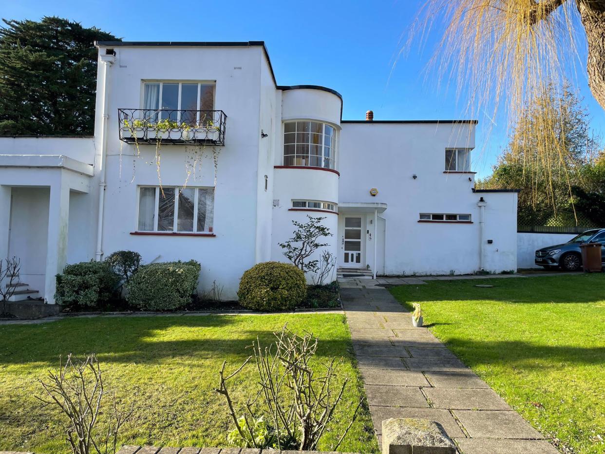 Art deco house in Stanmore