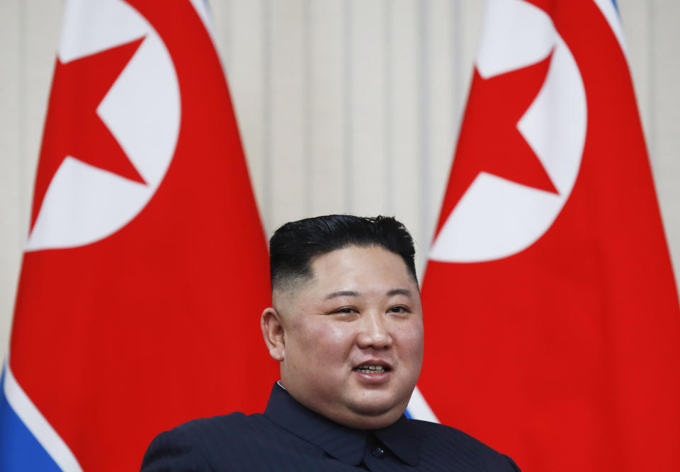 Nach dem Russland-Treffen: Kim Jong Un droht den USA. (Bild: Sergei Ilnitsky/POOL European Pressphoto Agency/AP/dpa)