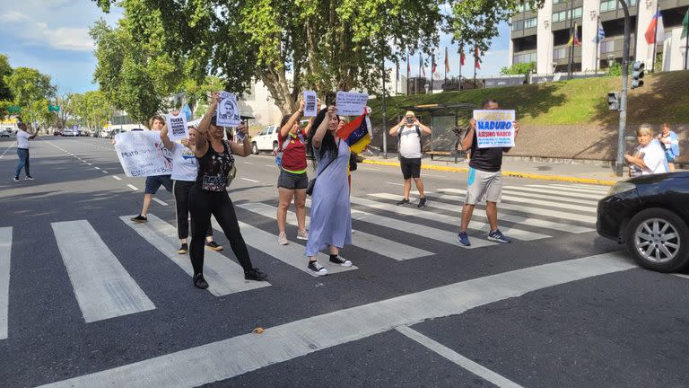 Exresidentes venezolanos invadieron la calle para mostrar su mensaje