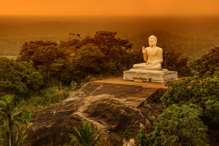 Estatua de Buda; Templo en Sri Lanka; Sri Lanka; mundo; playas; buda;