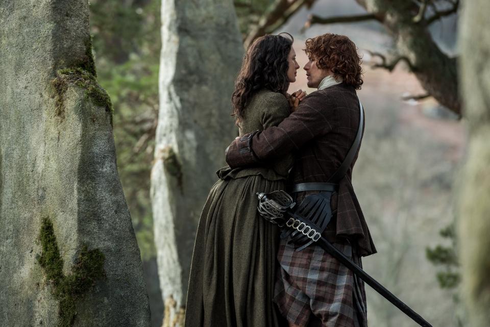 Jamie Sends Claire Back to the Future – “Dragonfly in Amber” – Season 2, Episode 13
