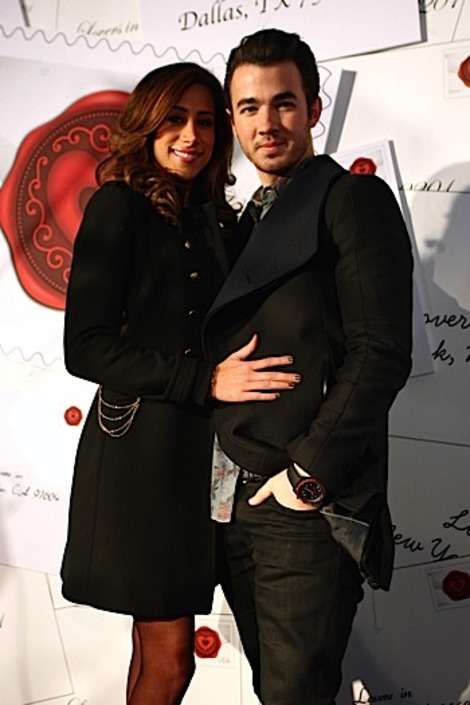 Babble Exclusive: Kevin and Danielle Jonas Talk Diapers, the Paparazzi, and More!