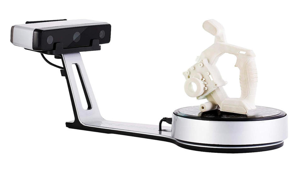 Product shot of one of the best 3D scanners; a camera scanner with a turntable