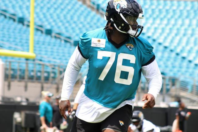 Jaguars rookie Anton Harrison leaning on veteran Brandon Scherff