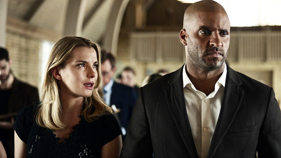 <p>Betty Gilpin as Audrey and Ricky Whittle as Shadow Moon in Starz’ <i>American Gods</i>.<br><br>(Photo: Starz) </p>