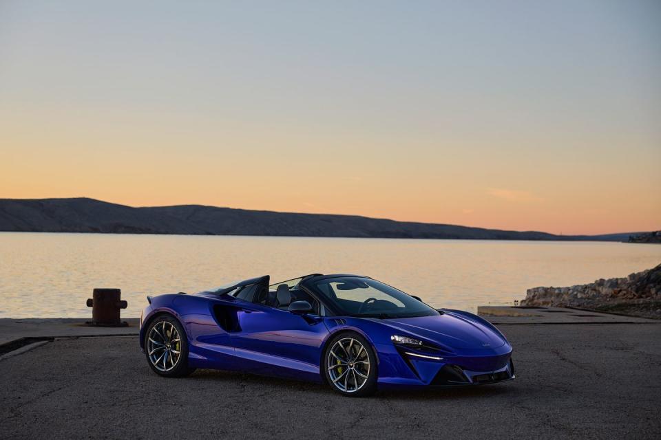 2025 mclaren artura spider