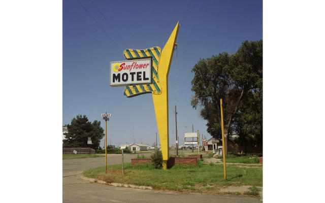 Vintage Motel Signs Reveal America's Love Affair With the Road