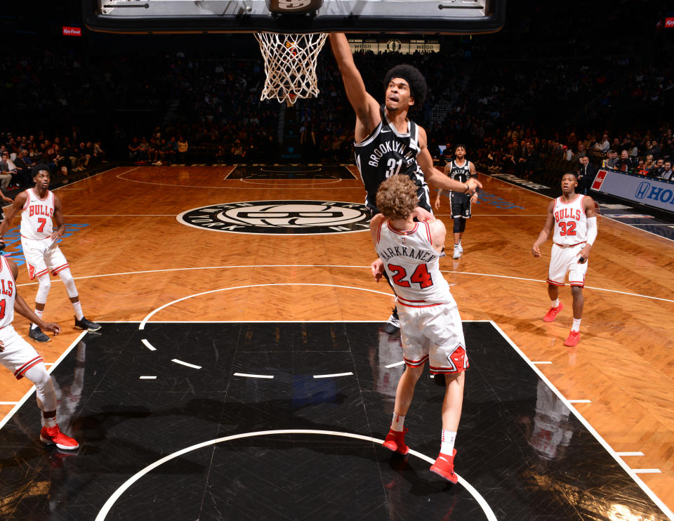 Jarrett Allen goes through Lauri Markkanen like he’s not even there. Except he is. Which is awesome. (Getty)