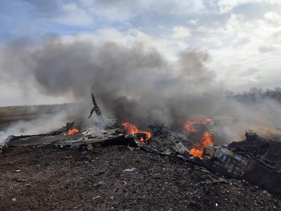 A view shows remains of Russian fighting aircraft Su-35 hit by the Ukrainian Armed Forces, as Russia attack on Ukraine continues, in Kharkiv region, Ukraine, in this handout picture released April 3, 2022. Press service of the Ukrainian Armed Forces General Staff/Handout via REUTERS ATTENTION EDITORS - THIS IMAGE HAS BEEN SUPPLIED BY A THIRD PARTY.