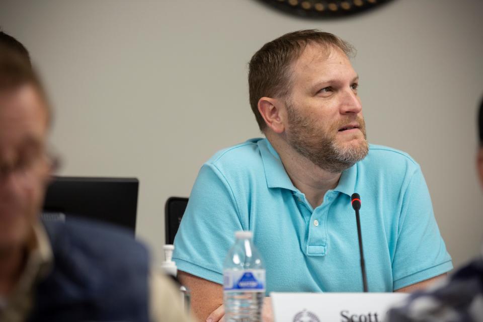 Scott Sumners leads a budget committee meeting inside the Tom Primm Commission Meeting Room in Columbia, Tenn., on Monday, March 14, 2022.