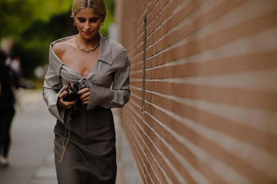 <p>Caro's off the shoulder blouse is a winner.</p>