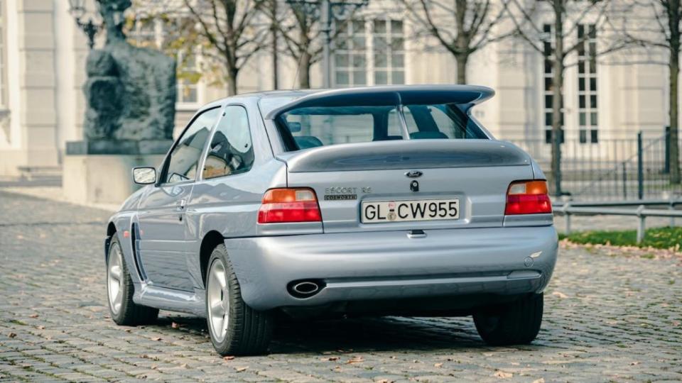 傳說這款車的身份十分特殊，是誕生於1996年該車系結束生產之後。(圖片來源/ Collecting Cars)