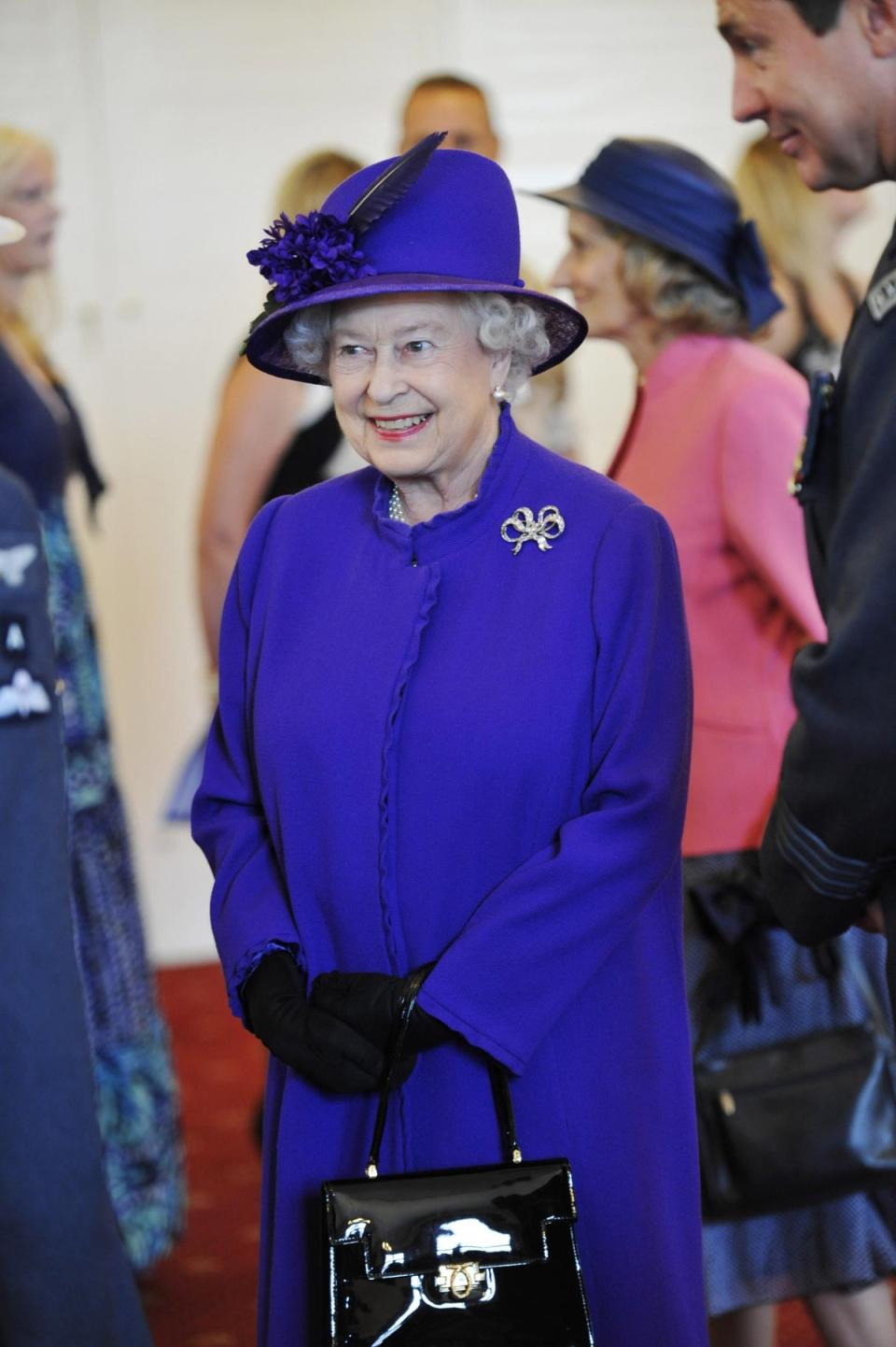 2010: The Queen wearing Ultra Violet (Getty Images)
