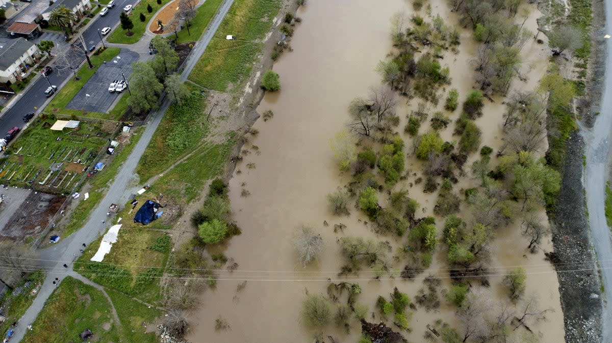 CALIFORNIA-TORMENTAS-FRESAS (AP)