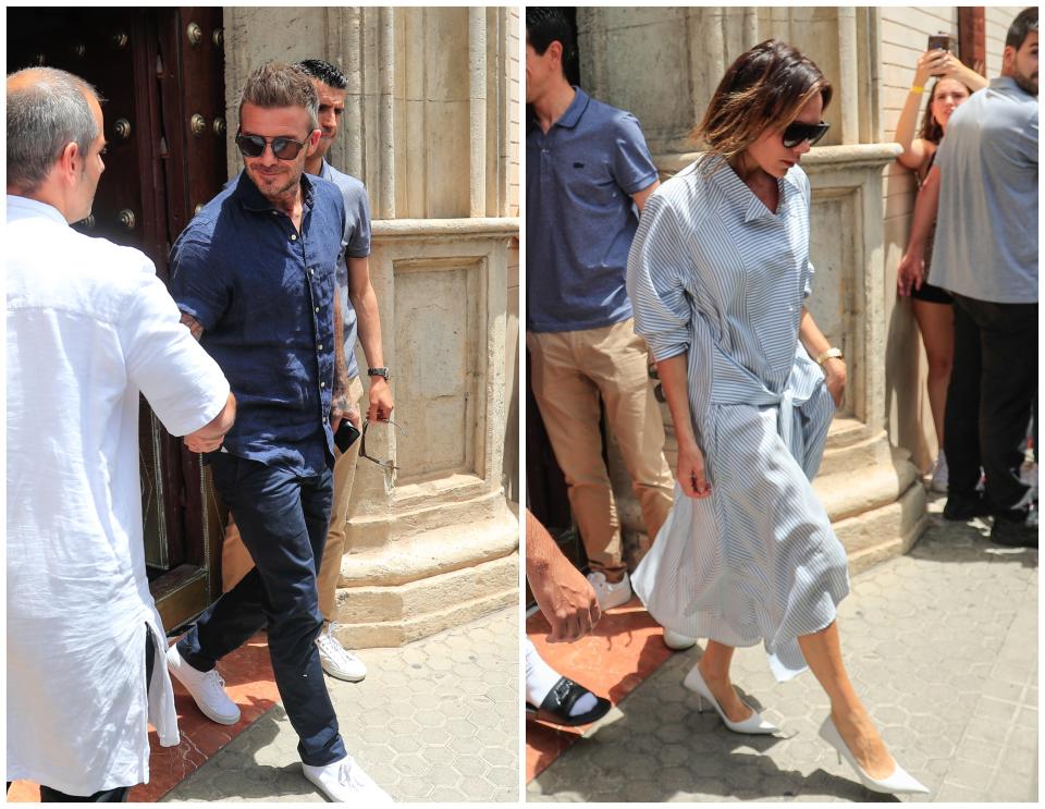 El domingo por la tarde, la familia regresó al Reino Unido. En la imagen, David y Victoria, con un vestido muy primaveral, saliendo del hotel de cinco estrellas en el que se hospedaron, el Palacio Villapanés, en pleno centro de Sevilla. Tan amable como siempre, el exfutbolista se despidió de los empleados a su marcha. (Foto: Gtres).