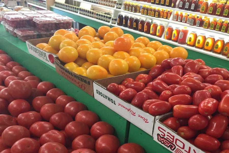 <b>Photo: Sunshine W./<a href="https://www.yelp.com/biz_photos/clemons-produce-orlando?utm_campaign=d7640cc5-4f13-48d9-a7fe-9a4f5bc12421%2C4a17a34c-bf44-4783-a198-67cae6a9d285&utm_medium=81024472-a80c-4266-a0e5-a3bf8775daa7" rel="nofollow noopener" target="_blank" data-ylk="slk:Yelp;elm:context_link;itc:0;sec:content-canvas" class="link ">Yelp</a></b>