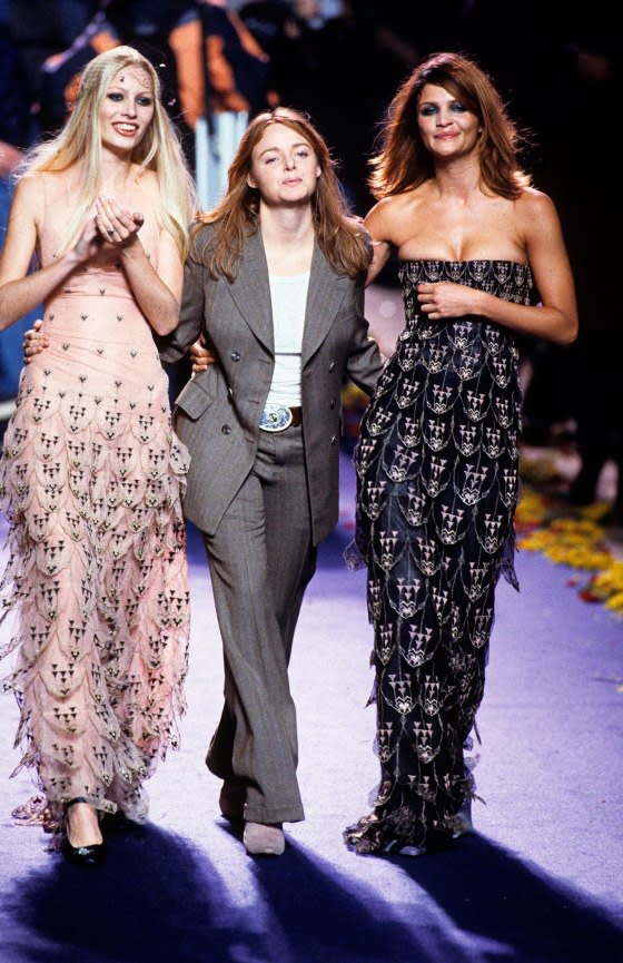 McCartney flanked by models Helena Christensen, left, and Kristy Hume at her Fall 1998 Ready-to-Wear collection for Chloé in Paris<span class="copyright">Fairchild Archive/Penske Media/Getty Images</span>