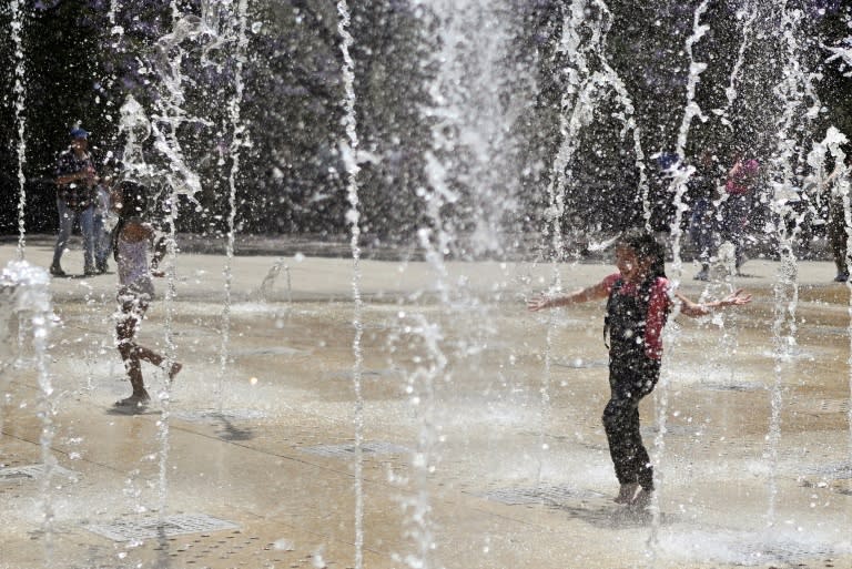 In Mexiko-Stadt ist das Thermometer so hoch geklettert wie noch nie seit Beginn der Aufzeichnungen. In der Hauptstadt des Landes seien am Montag (Ortszeit) 34,2 Grad Celsius gemessen worden, teilte der mexikanische Wetterdienst mit. (ALFREDO ESTRELLA)