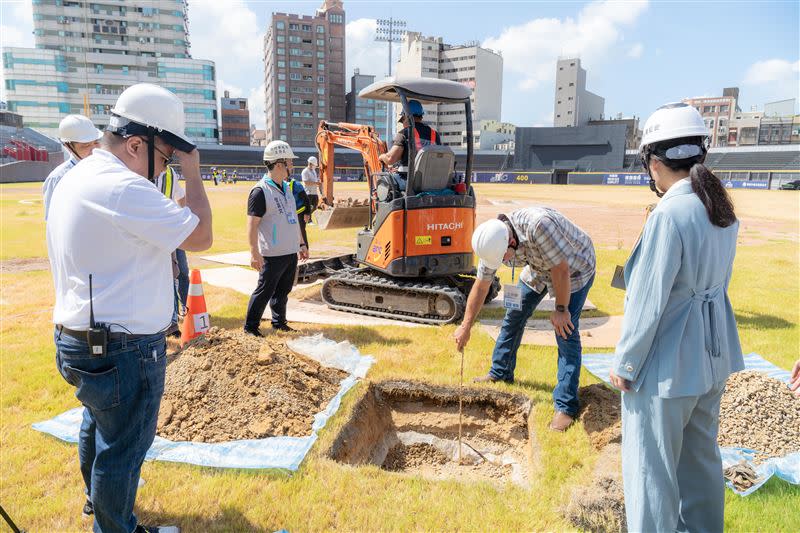 美國場務專家Chad Olsen今年7月抵台檢測。（圖／新竹市政府提供）