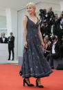 <p>Clémence Poésy tampoco quiso perderse la alfombra inaugural del mencionado festival de cine, al que asistió con un vestido muy soso de Erdem. (Foto: Gtres). </p>