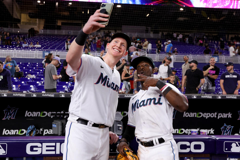 馬林魚靠著Garrett Cooper（圖左）的3分砲逆轉戰局。(Photo by Megan Briggs/Getty Images)