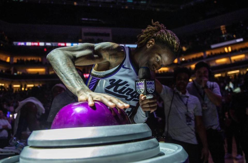 Sacramento Kings guard Keon Ellis (23) lights the beam after the Kings 121-118 overtime victory against the Portland Trail Blazers during an NBA basketball game Wednesday, Nov. 8, 2023, at Golden 1 Center.