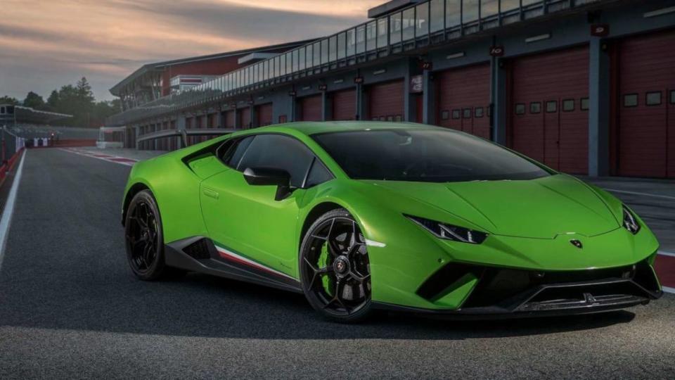 Lamborghini Huracán Performante是在2017年7月14日於國內正式發表，當時建議售價1,900萬元起。(圖片來源/ 藍寶堅尼)