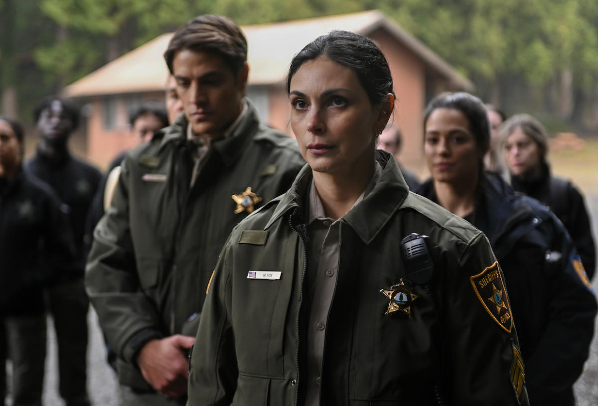 Fire Country Cast Tees Up Arrival of Morena Baccarin's Sheriff and