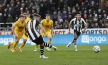 Britain Football Soccer - Newcastle United v Preston North End - Sky Bet Championship - St James' Park - 24/4/17 Newcastle's Matt Ritchie scores their third goal from the penalty spot Mandatory Credit: Action Images / Lee Smith Livepic