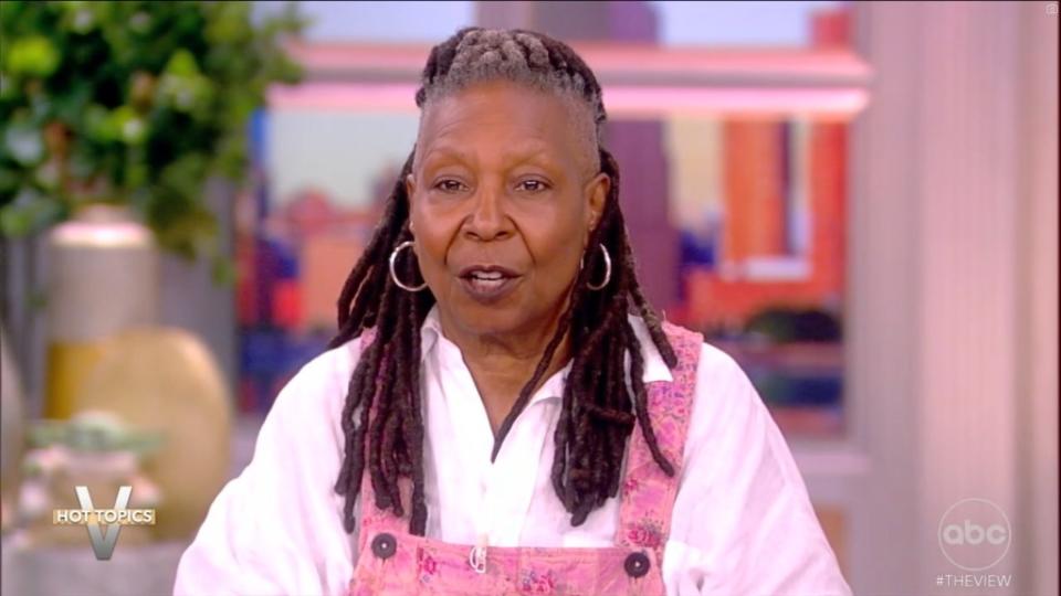 Whoopi Goldberg addressed the news of Simpson’s death right away as “The View” started. ABC