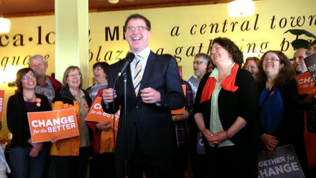 Speaking at a Vancouver Island coffee shop, Adrian Dix said the NDP has not won a general election without winning the riding of Comox Valley. 