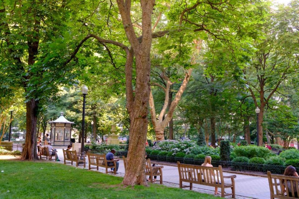 rittenhouse square neighborhood, philadelphia, pennsylvania, usa