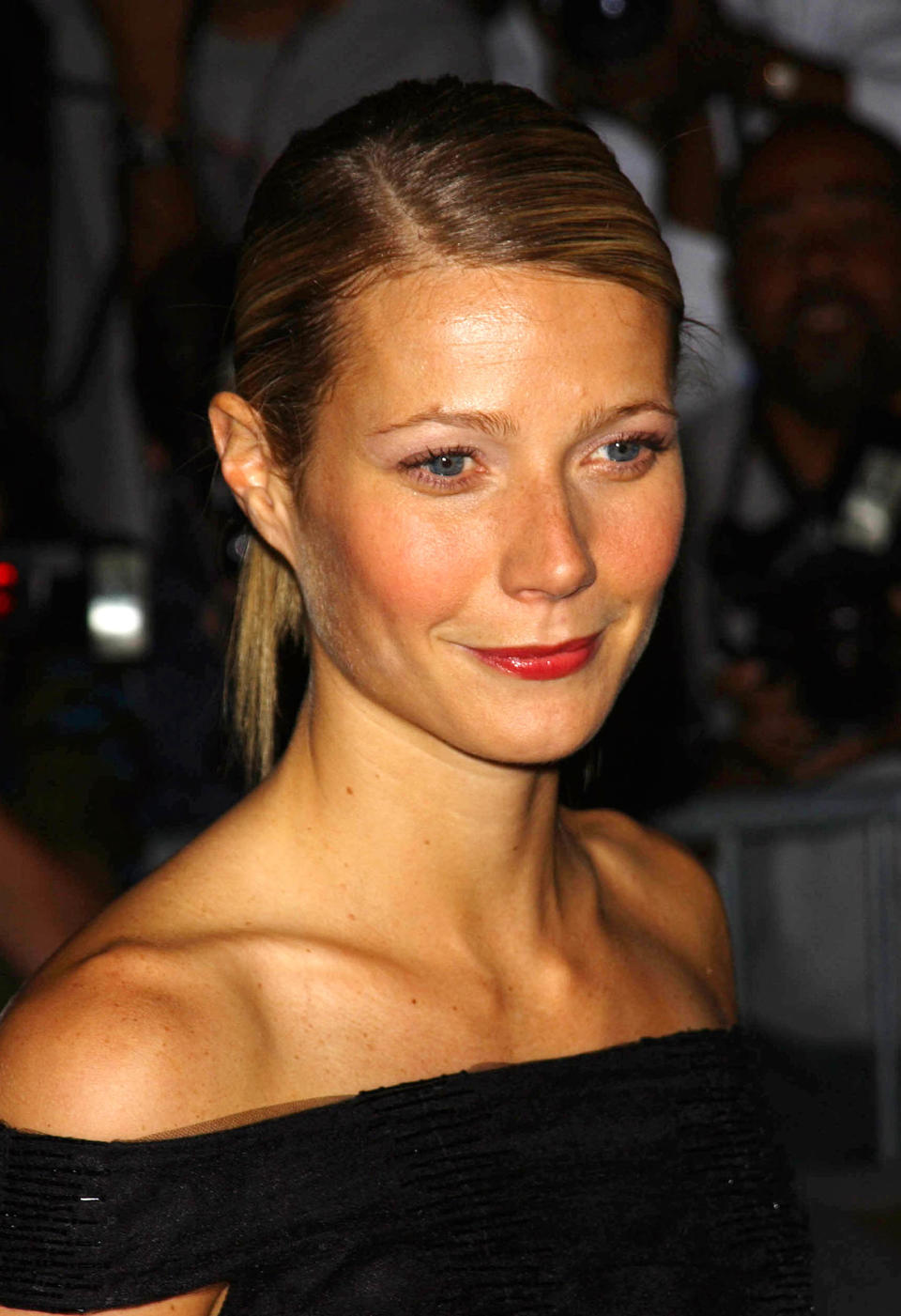 Photo by: Peter Kramer STAR MAX, Inc. - copyright 2002 ALL RIGHTS RESERVED Telephone/Fax: (212) 995-1196 9/17/02 Gwyneth Paltrow attending Fashion Week. (NYC) (Star Max via AP Images)