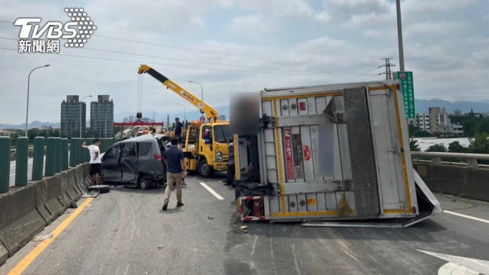 Heavy-duty truck crashes spike on Taiwan highways, 10 dead (TVBS News/For illustration purposes only