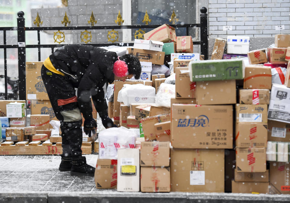 A quarter of Brits had items for Christmas arrive late last year. Photo: Sipa Asia/SIPA USA/PA Images