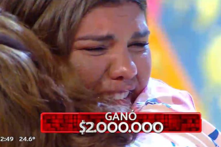 Natalia perdió a toda su familia durante la pandemia, ganó el premio de Los 8 escalones de los 2 millones y se quebró