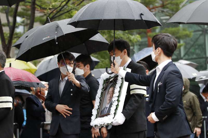 首爾市長朴元淳日前自殺身亡，他的告別式13日在爭議聲中舉行。（美聯社）